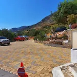 One Private With Stunning Full Sea View, Shared Pool And Ac *