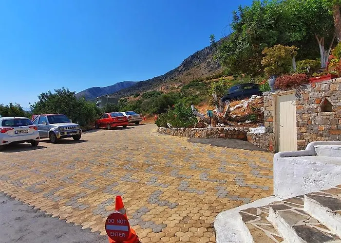 One Private With Stunning Full Sea View, Shared Pool And Ac *