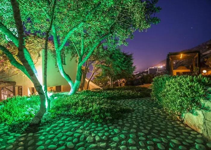 One Private With Stunning Full Sea View, Shared Pool And Ac *