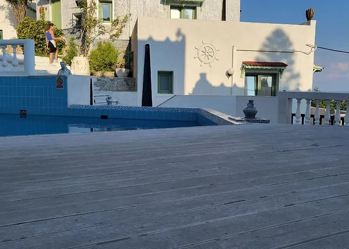 One Private With Stunning Full Sea View, Shared Pool And Ac Apartmán *