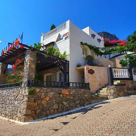 One Private With Stunning Full Sea View, Shared Pool And Ac *