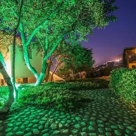 One Private With Stunning Full Sea View, Shared Pool And Ac *